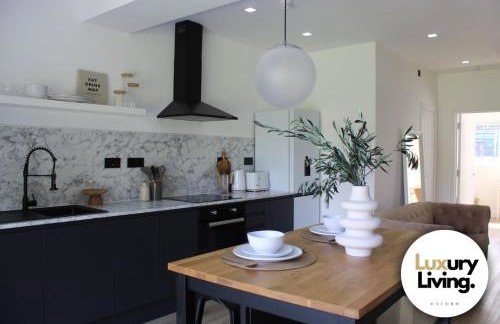 Entire rental unit hosted by Lux Living - Foto 3