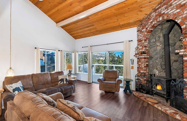Mountain Palette by Avantstay Hot Tub, Game Room, Deck, Sweeping Views! - Photo 13