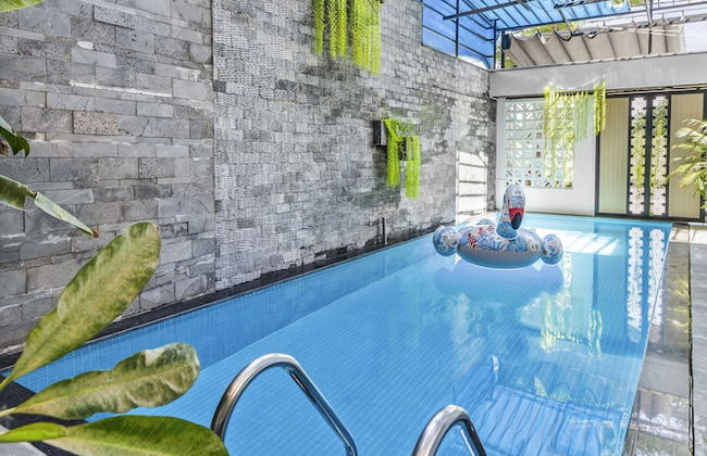 Rosemary Villa near Han River - Photo 1