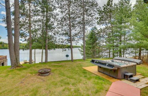 Gorgeous Lake Arbutus Getaway with Dock and Boat House - Foto 27