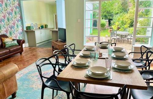 Spacious Semi-detached Southsea House, Free Parking On Drive - Photo 3