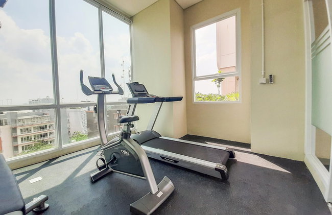 Convenient Studio Apartment At B Residence - Foto 15