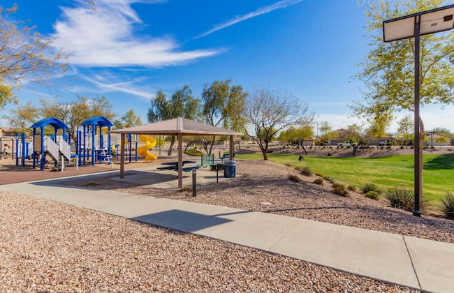 Desert Oasis Buckeye Gameroom Pool Golf - Foto 17