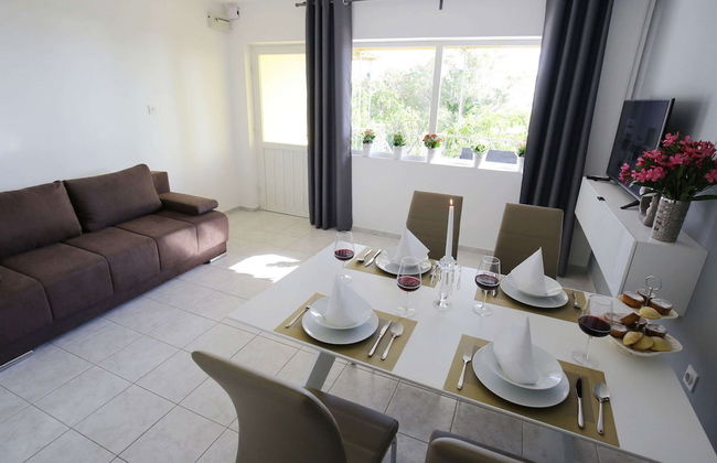 Luxury Holiday Home in Bibinje near Sea - Foto 25