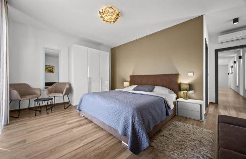 Villa Ula in Pula with heated pool, sauna & private tennis court - Photo 43