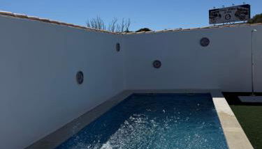 Apartamento con piscina y jardín - Foto 4