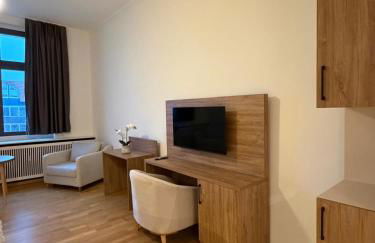 Jomi Stays - Kudamm - Foto 77