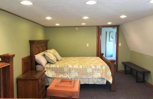 Gorgeous Vacation Cabin for Groups with Stylish Interior near Huntington, West Virginia - Foto 19