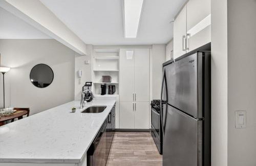 FiDi 1 BR w Work Setup by Anyplace - 11729 - Foto 12