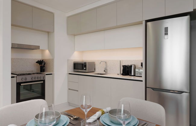 Maison Privee - Upscale Apt w/ Partial Dubai Marina & Palm Views - Photo 5