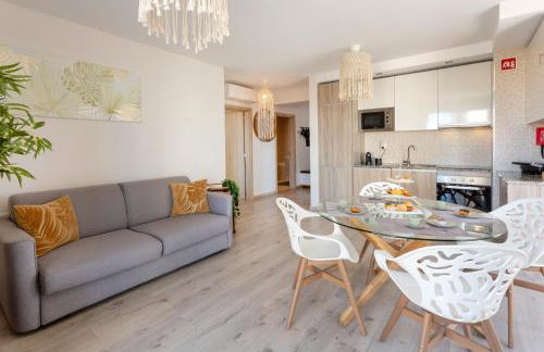 McRamé Design Apt Sea View, Beachfront, Swimming Pool, 2BDR, 2BAR, 6 pax, Praia da Rocha - Photo 12