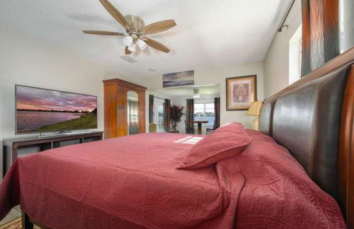 Hook, Line and Leisure Lakefront Gem with Porch! - Foto 18