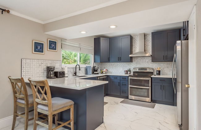 Great 6BR for All Ages/Heated Pool 5 Min to Beach by RedAwning - Foto 16