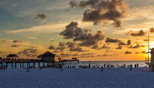 Coastal Condo Amazing Location! 50 Steps to the Beach - Foto 2