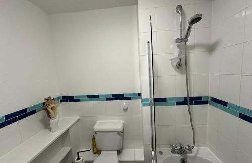 Timber Court - FREE PARKING - 2 Bedroom Apartment - FAST Wi-Fi - Perfect for Contractors! - Foto 14