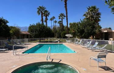 Charming & Cozy 2-Bedroom in the Heart of Cathedral City! - Foto 1