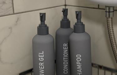 Luxury Super-King Bed Flat in Town Centre - Photo 9