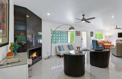 Teal and Tangerine Retreat - Alice Lodging - Foto 8