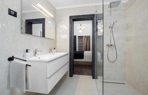 4 Bedroom Lovely Home In Labin - Photo 37