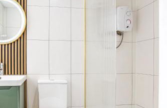 Beautiful Flat - Great Location - Perfect for Long Stays - Foto 8