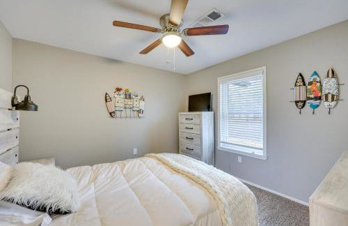 Deck and Views Spacious Lake House Escape - Foto 20