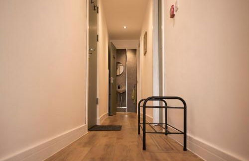 Cosy 2-Bed Apartment in Penarth Town Flat 1 - Photo 25