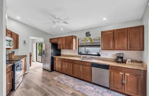 Charming Heated Pool Home - 3 miles to the Beach, Pet and Family Friendly -Available Year Round! - Photo 13