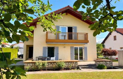 Ferienhaus Am Weitfeld - Ruheoase mit Garten & Bergblick nahe Salzburg - Foto 1
