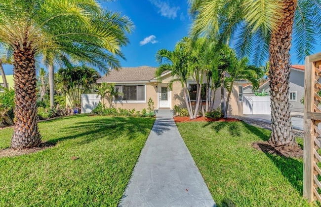 Beautifully Renovated 5 Bedroom with Guest House 5 Home by RedAwning - Foto 58