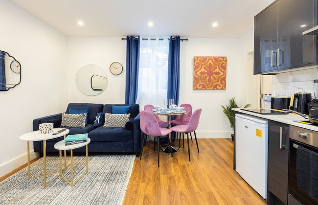 Stylish Block Of Apartments By AV Stays Croydon - Photo 26