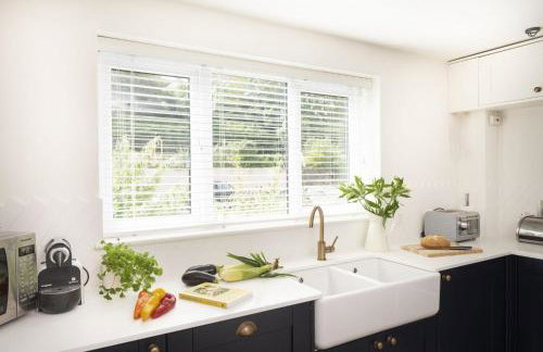 Emerald - Stunning Views - Free Parking and WiFi - Coffee Machine - Foto 13