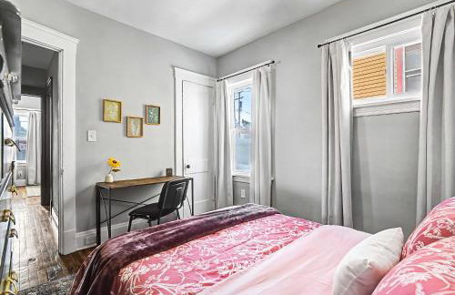 Modern & Cozy 2BR Retreat Near West Blvd - Foto 31