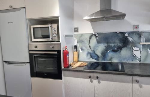 The Ugly Duckling - Photo 11