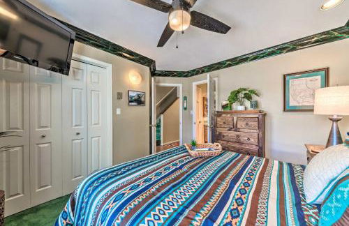 Eclectic Home with Deck 4 Miles to Ski Cloudcroft! - Foto 19