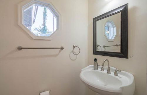 Cave Creek- Basketball Putt Putt Pool & Games - Foto 48