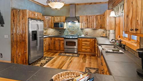 Weatherwood - Gorgeous Luxury Cabin with Spa! - Foto 5