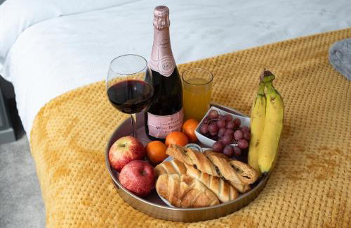 Deluxe 2 bed, 2 bathroom Milton Keynes apartment within walking distance to train station and City centre. - Foto 12