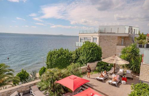 Design-Beachresort - with Pool - first line to the sea - Foto 33