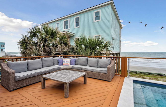 Oceanfront w/ Pool, Panoramic Deck Views, 5bdr Folly Ocean Breeze by Avantstay - Foto 51
