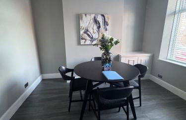 Central Near Hospital 2 Bedroom - Sleeps 4 - Self Check In - Fully Furnished - Foto 37