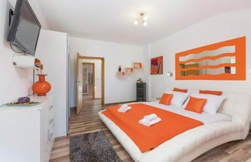 Awesome Home In Nedescina With Kitchen - Foto 28