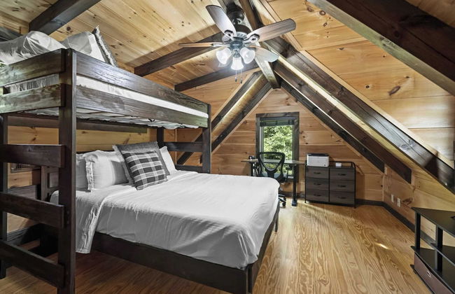 Waterfront 1-acre Private Dock, Hot Tub, Firepit Bankhead Lodge by Avantstay - Foto 6