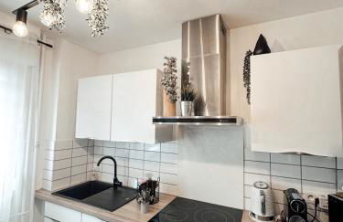 Le cocon Blånc Metz -T2 cosy avec parking privé & balcon - Gare, Nouvelle Ville - Photo 4