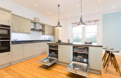 Queen Ann's Close - Photo 6