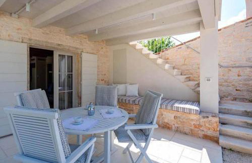 Villa Charlotte for 14 persons with 73m2 Pool in Central Istria - Daily Housekeeping & Breakfast Service - Foto 32