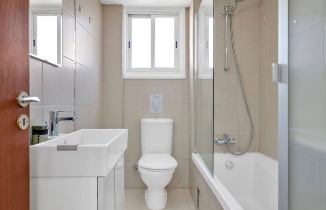 Phaedrus Living: Romanou Modern City Center Flat - Foto 20