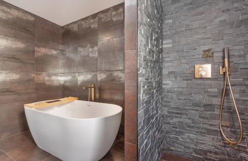 Luxurious And Modern Family Home - Foto 17