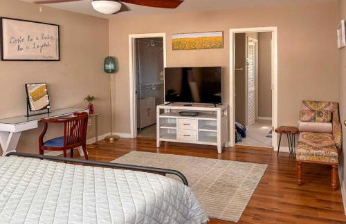 2 Mi to Atlantic Beach Coastal Retreat with Deck - Foto 13