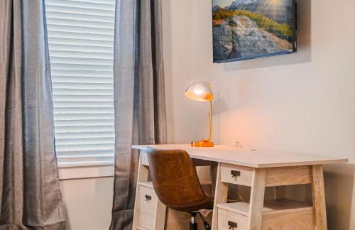 5BR Home Hot tub, fenced backyard #CO - Foto 42