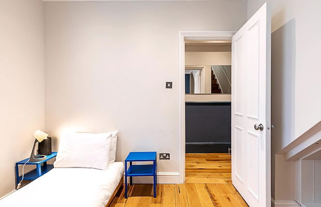 Stylish Kings Cross Apartment With Garden Retreat - Photo 19